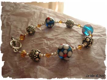 bracciale perle fiorate